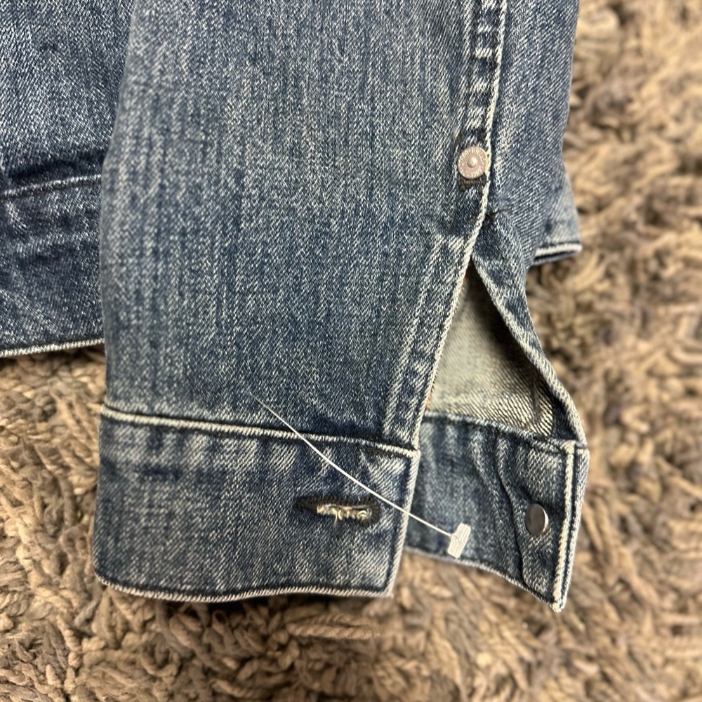 H&M loggDenim Jacket with Button Closure <<<204>>> - Picture 8 of 8